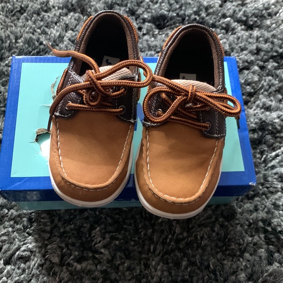 SOLD Toddler boat shoes - Picture 6 of 9